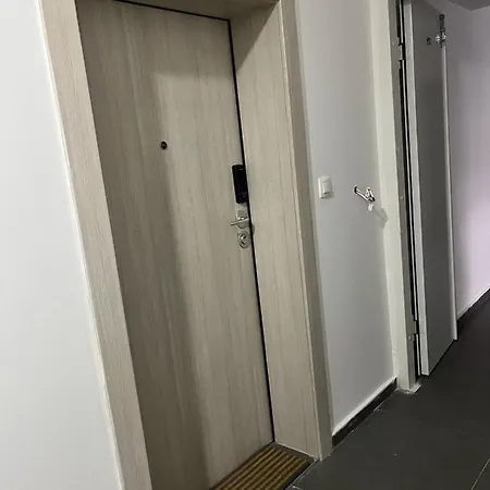 Porta Leks Apartment, Self Check-In, Own Parking Szkopje Kültér fotó